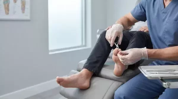 Tratamiento para hongos en las uñas: opciones y atención podológica